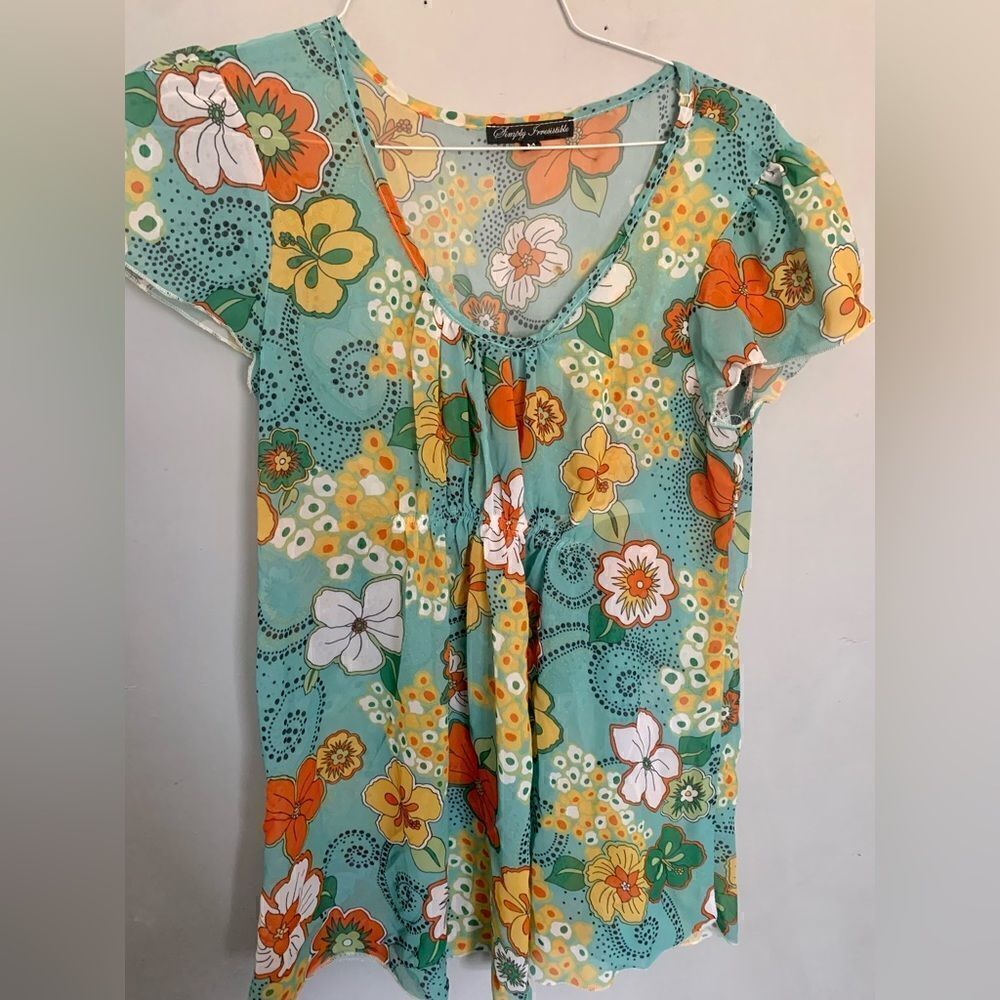 Shear summer top  - Picture 3 of 4
